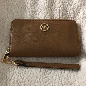 Michael Kors wristlet, wallet